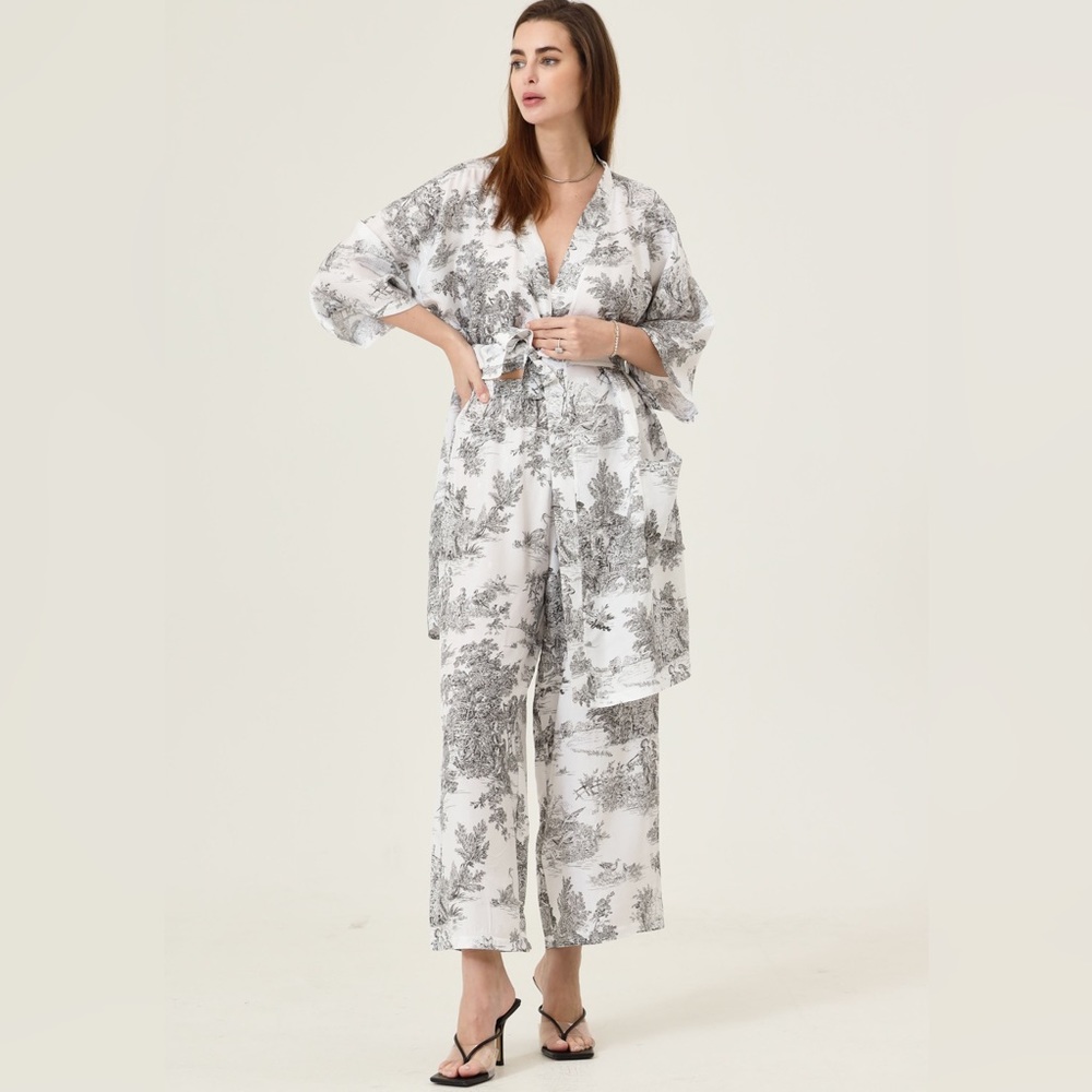 Nothing fits But VEGAN SILK ROBE & PANTS SET
